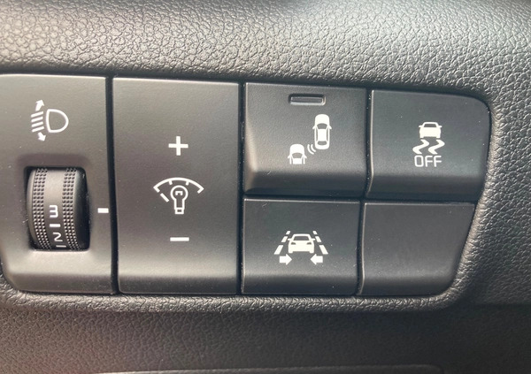 Kia Sportage cena 72900 przebieg: 65044, rok produkcji 2017 z Goleniów małe 254